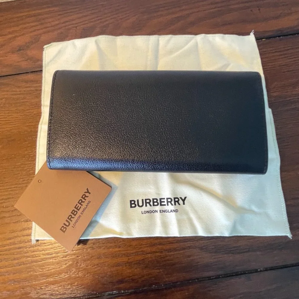 Burberry Porter Women's Black Leather Flap Wallet 8052831 1 - Picture 7 of 14